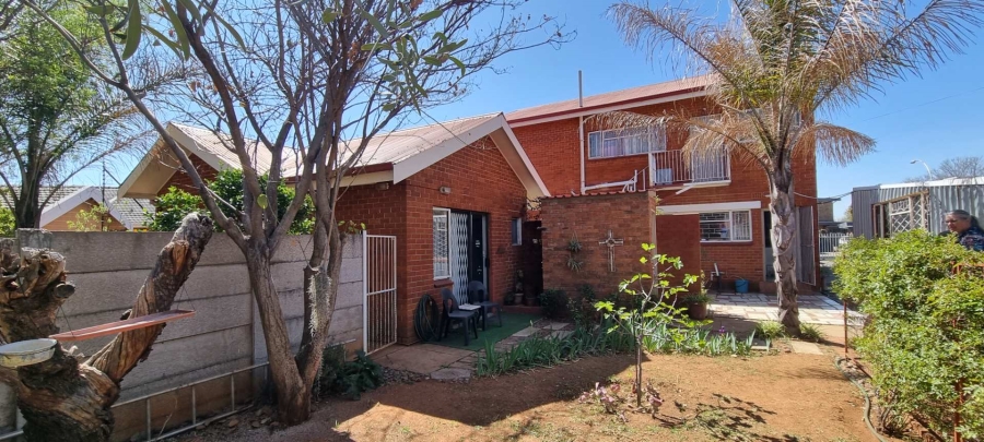 9 Bedroom Property for Sale in Generaal De Wet Free State